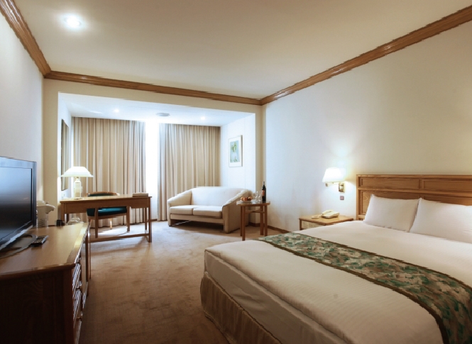 DELUXE DOUBLE ROOM